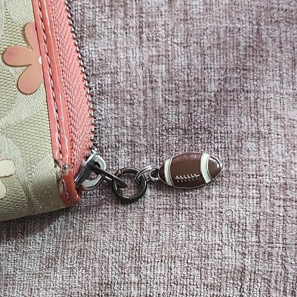 Coach Floral Beige and Pink Women's Wallet - Picture 2 of 11